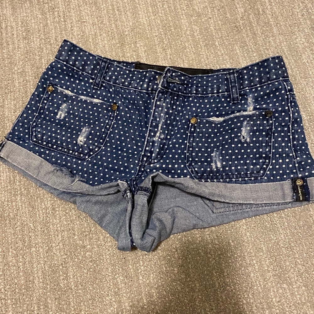 Cutoff shorts.